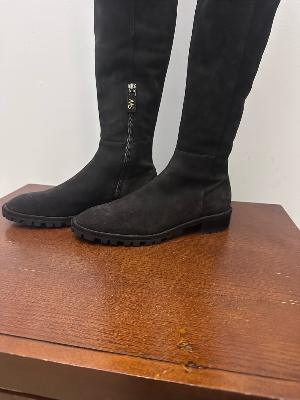 Stuart Weitzman Black Amber Suede Over-The-Knee Lug Sole Boots Size 5.5 - Picture 4 of 13